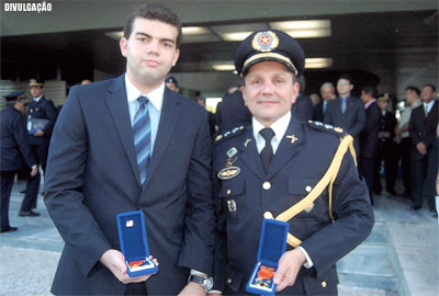 Desembargador Teodoro Silva Santos e major Augusto recebem homenagem da Polícia Militar