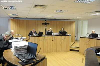 Município de Quixeré deve pagar diferenças salariais à servidora demitida injustamente