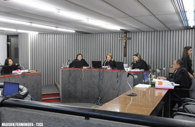 HDI Seguros e Iguauto Veículos devem pagar indenização a cliente que teve carro furtado