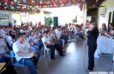 Estatuto da Criança e do Adolescente é debatido pela juíza Antônia Dilce Feijão em escola estadual