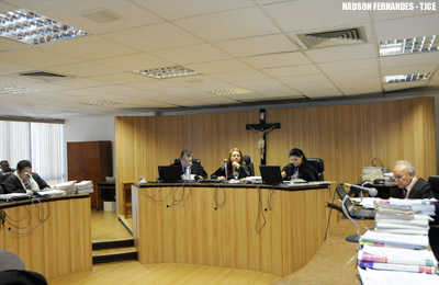 Editora e representante comercial devem pagar  R$ 5 mil por assinatura não autorizada de revista