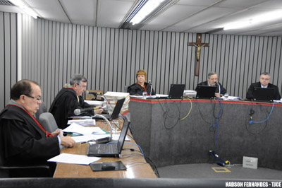 Comerciante atacada por pastor alemão ganha na Justiça indenização de mais de R$ 5 mil