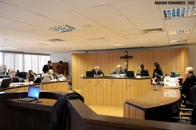 Ótica Visão terá de pagar R$ 3 mil por não ter trocado lentes de contato com defeito