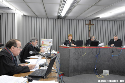 8ª Câmara Cível condena empresa de ônibus a pagar R$ 51 mil para vítima de acidente em terminal