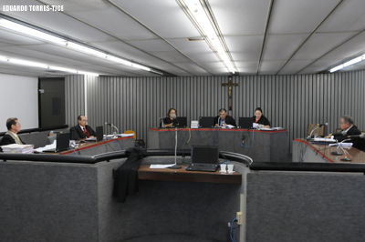 Unimed Fortaleza é condenada a pagar mais de R$ 34 mil por negar material cirúrgico