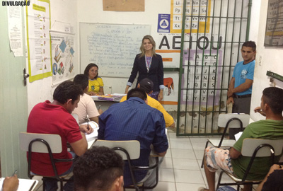 Juíza da Comarca de São Luís do Curu implanta projeto que leva detentos à sala de aula