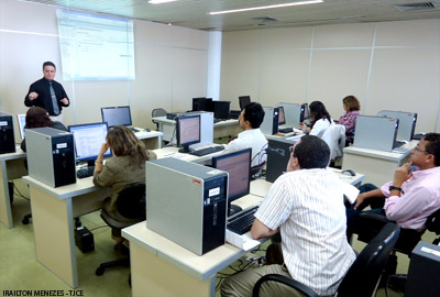 Servidores participam de curso para gravação de audiências