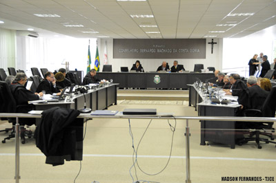 Órgão Especial do TJCE convoca juíza Maria Gladys Lima Vieira para substituir desembargadora