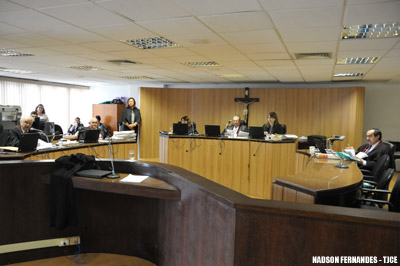 7ª Câmara Cível do TJCE mantém afastado prefeito de Barro acusado de desviar verbas