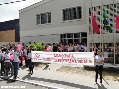 Palestra no Juizado de Violência contra a Mulher alerta sobre riscos do câncer de mama