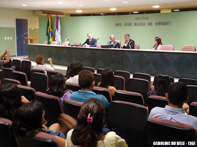 Adoção por casais homossexuais é tema de debate na Escola Superior da Magistratura