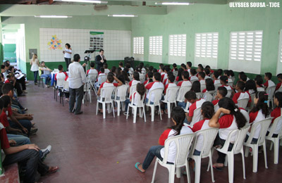 Juiz profere palestra para alunos da rede municipal de ensino