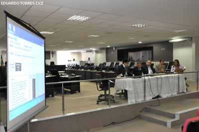 Sessão pública divulga resultado provisório da prova de sentença do concurso para juiz