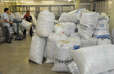 Tribunal de Justiça doa uma tonelada de papel a associações de catadores