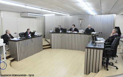 Concessionária deve pagar indenização por não entregar veículo no prazo