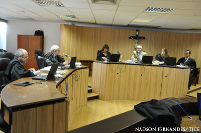 Empresa de ônibus deve pagar R$ 30 mil para vítima de acidente