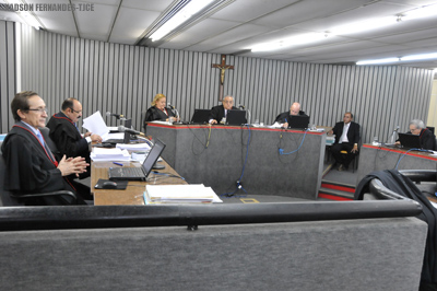 1ª Câmara Criminal tranca ação contra ex-deputado Ciro Gomes