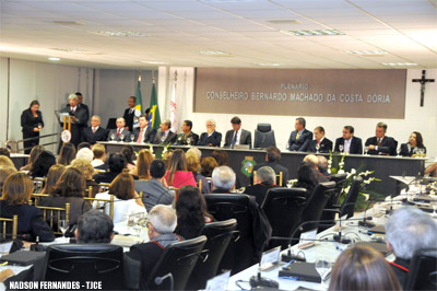 Tribunal Pleno empossa desembargador Luiz Gerardo Brígido na Presidência do Judiciário cearense