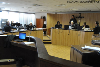 Empresa é condenada a pagar mais de R$ 5 mil por entregar produto com defeito à cliente