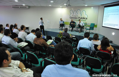 Servidores do TJCE apresentam estudo na área de gestão em Tecnologia da Informação