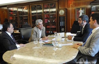 Desembargador Gerardo Brígido recebe presidente  da Associação Cearense de Magistrados