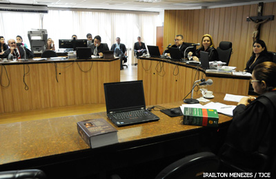 Município de Maracanaú deve fornecer cadeira de rodas a criança com paralisia cerebral