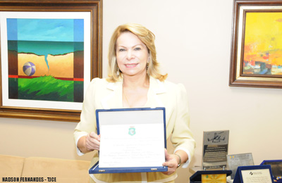 Desa. Iracema do Vale e juíza Rosa Mendonça recebem homenagem da Assembleia Legislativa