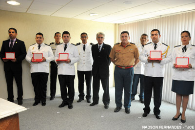 8ª Seção do 1º Grupamento de Bombeiros com sede no TJCE homenageia magistrados e militares