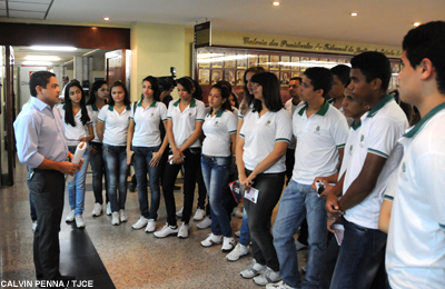 Tribunal de JustiÃ§a recebe visita de alunos de  escola pÃºblica do MunicÃ­pio de RedenÃ§Ã£o