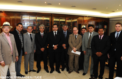Presidente do TJCE recebe visita do deputado Sérgio Aguiar e de representantes do município de Icó