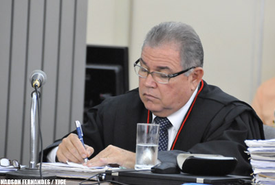 Des. Carlos Alberto Forte mantém decisão que afastou secretários e gestores de Quixeramobim