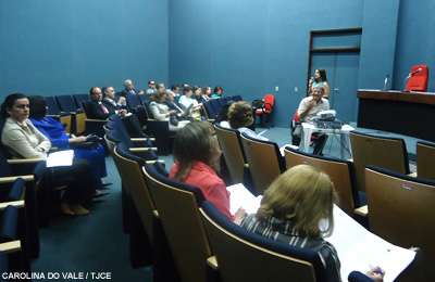Juízes e diretores de JECCs discutem formas de aprimorar gestão e melhorar prestação jurisdicional