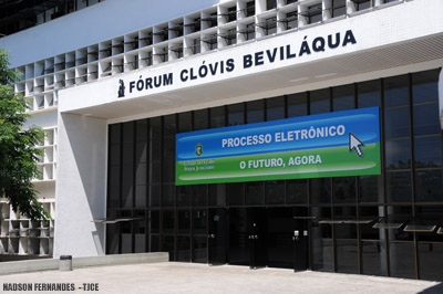 Justiça determina que Estado e Município  forneçam leito de UTI para paciente