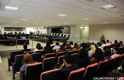 Estudantes de Direito conhecem sede do Poder Judiciário do Ceará