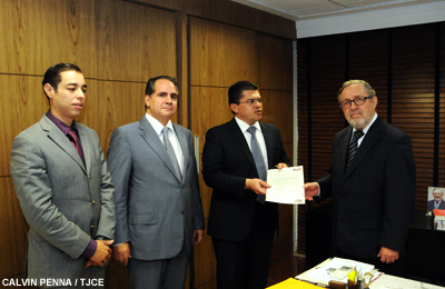 Tribunal de Justiça do Ceará recebe da OAB lista sêxtupla dos candidatos à vaga de desembargador