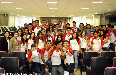 Alunos da rede municipal de ensino visitam o Tribunal de Justiça do Ceará