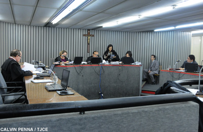 Justiça concede indenização a pai de motoqueiro morto em acidente envolvendo carro de funerária