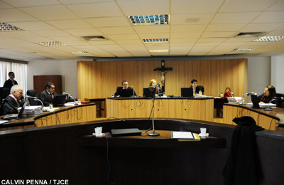 Agente acusado de atos libidinosos em viatura  deve permanecer excluído da Polícia Militar