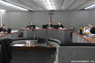 Unimed é condenada a pagar indenização  de R$ 10 mil por negar material cirúrgico