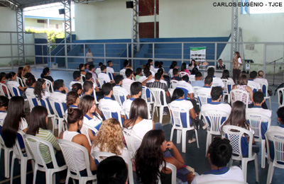 Projeto “Justiça e Cidadania” promove palestra para alunos de escola estadual no bairro Montese