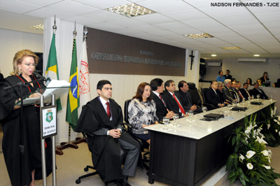 Desembargadores Iracema do Vale e  Abelardo Benevides assumem a direção do TRE-CE