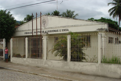 Padrasto é condenado a 13 anos e seis meses sob acusação de molestar enteada