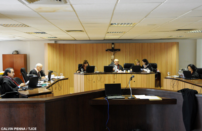 Coordenador de eventos ganha na Justiça direito a medicamentos contra HIV/Aids