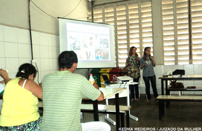 Juizado da Mulher promove palestra com moradores de rua sobre Lei Maria da Penha