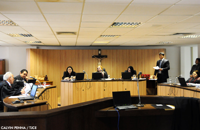 Transportadora deve continuar pagando pensão mensal a filho de vítima de acidente trânsito