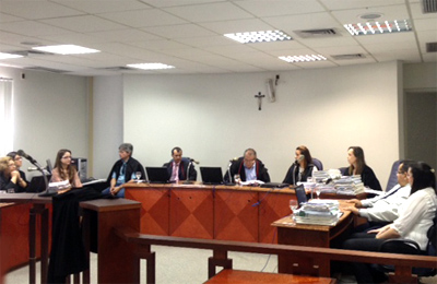 Vivo deve pagar indenização por efetuar cobrança de linha telefônica cancelada