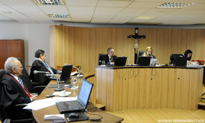 Justiça decide que Uece não é obrigada a revalidar diploma de estrangeiro sem etapas de avaliação