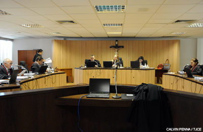 Bradesco é condenado a restituir dinheiro  retirado indevidamente de poupança