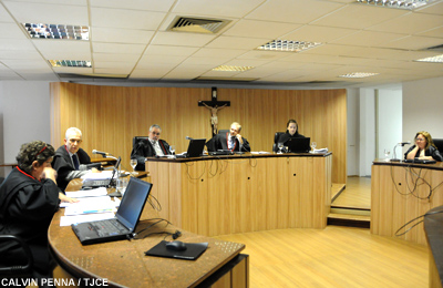 Município deve pagar R$ 57,7 mil e pensão à vendedora que ficou paraplégica após acidente