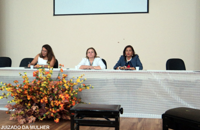 Equipe do Juizado da Mulher participa de seminário sobre violência doméstica na Uece
